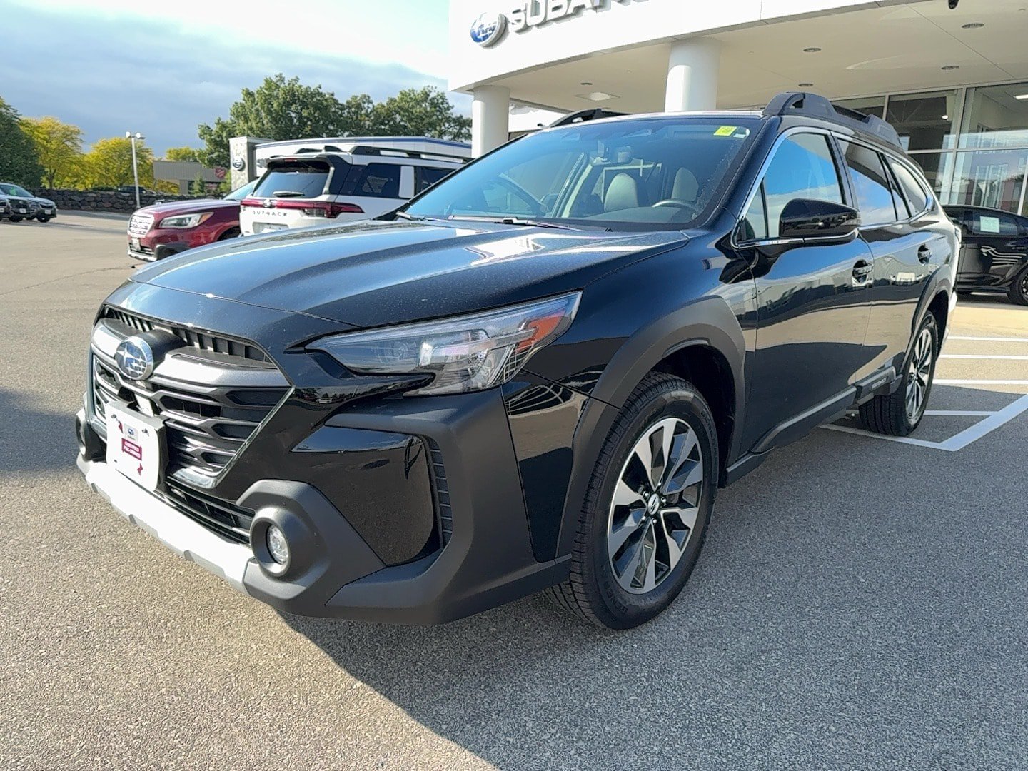 Certified 2024 Subaru Outback Limited AWD/4WD image 3
