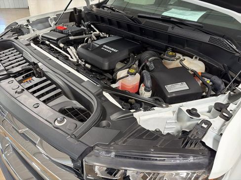 Used 2021 Chevrolet Silverado 1500 LTZ w/ Technology Package AWD/4WD image 46