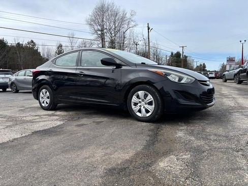 Used 2016 Hyundai Elantra SE image 1