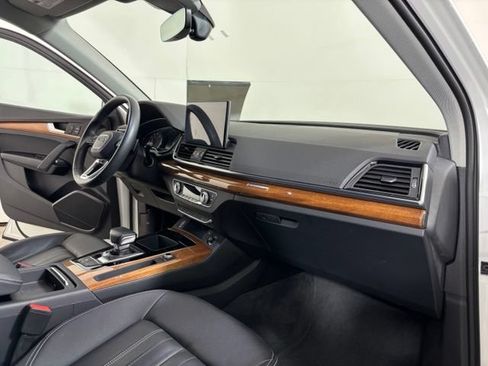 Used 2022 Audi Q5 2.0T Premium w/ Convenience Package AWD/4WD image 21