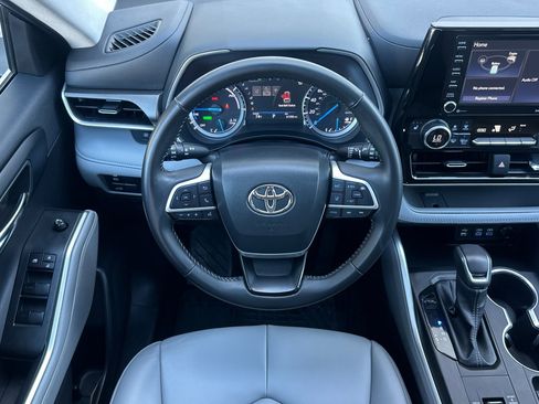 Certified 2022 Toyota Highlander XLE image 13