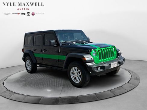Used 2023 Jeep Wrangler Sport S image 2