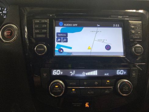 Used 2017 Nissan Rogue SL w/ SL Premium Package FWD image 25