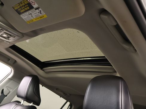 Used 2023 Toyota Highlander XLE FWD image 16