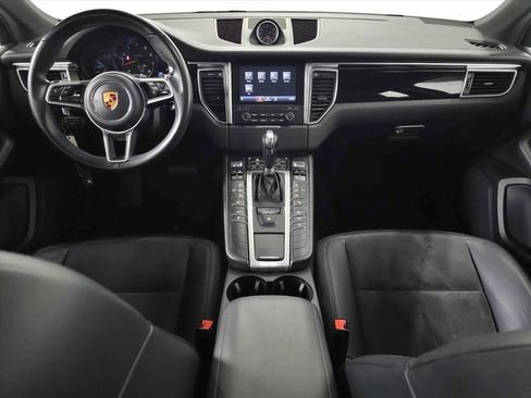 Used 2018 Porsche Macan image 14