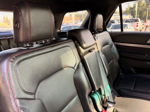 Used 2016 Ford Explorer Sport image 28