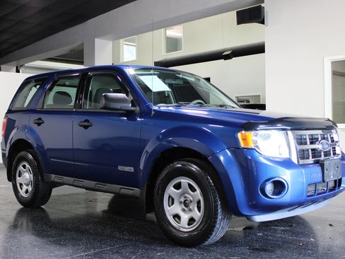 Used 2008 Ford Escape XLS FWD image 1