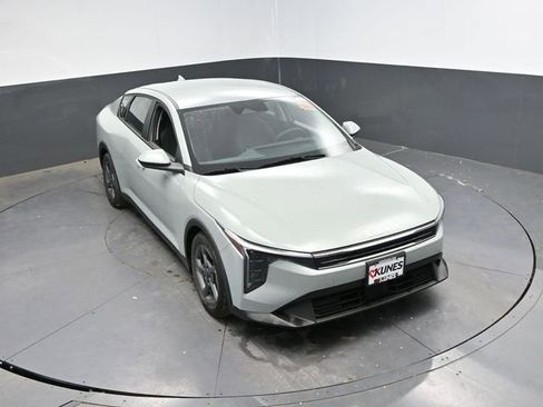 Used 2025 Kia K4 FWD image 40