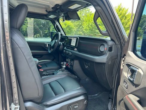 Used 2025 Jeep Gladiator Rubicon w/ Safety Group AWD/4WD image 48