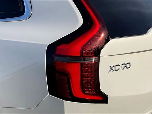 New 2026 Volvo XC90 T8 Ultra image 25