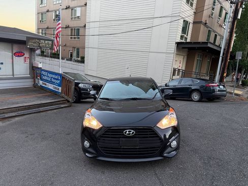 Used 2014 Hyundai Veloster Turbo w/ Turbo Technology Package 04 FWD image 5