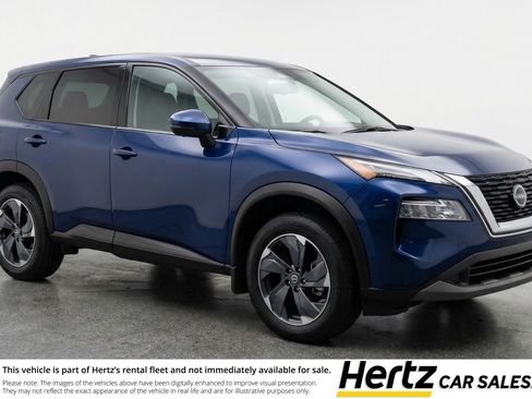 Used 2025 Nissan Rogue SV image 1