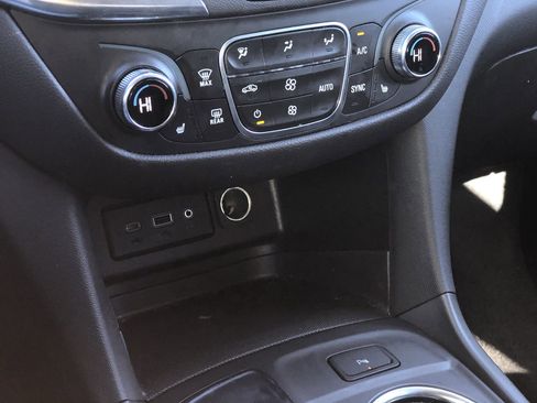 Used 2024 Chevrolet Equinox LT w/ LPO, Floor Liner Package image 22