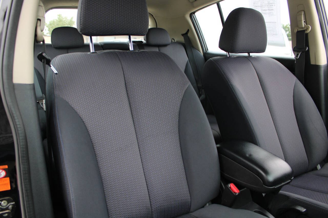 Used 2007 Nissan Versa Hatchback w/ ABS Pkg FWD image 14
