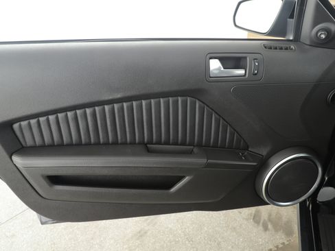 Used 2010 Ford Mustang Shelby GT500 image 8