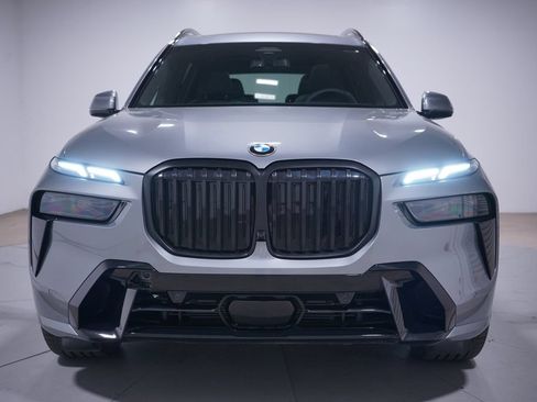 Used 2026 BMW X7 xDrive40i w/ M Sport Package AWD/4WD image 4