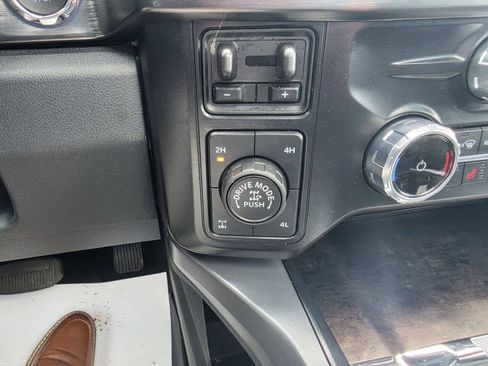 Used 2024 Ford F350 Lariat w/ Lariat Ultimate Package AWD/4WD image 33
