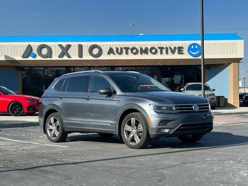 Used 2018 Volkswagen Tiguan SEL Premium w/ 3rd Row Seat Package image 1