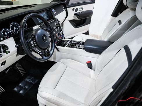 Used 2022 Rolls-Royce Cullinan image 42