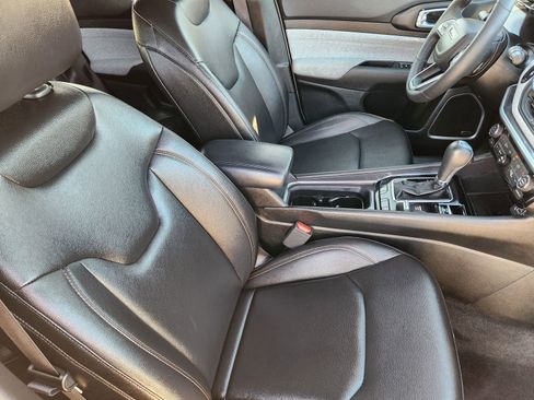 Used 2024 Jeep Compass Latitude w/ Sun and Sound Group image 24