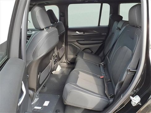 New 2025 Jeep Grand Cherokee Laredo X w/ Luxury Tech Group I image 9