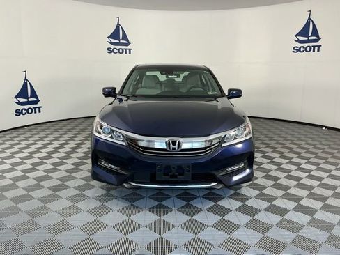Used 2016 Honda Accord EX image 2