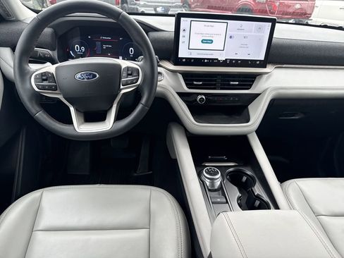 Used 2025 Ford Explorer Active w/ Active Comfort Package AWD/4WD image 22