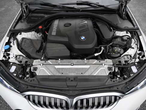 Used 2026 BMW 330i xDrive Sedan w/ M Sport Package AWD/4WD image 35