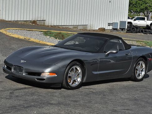 Used 2003 Chevrolet Corvette Convertible w/ Preferred Equipment Group1 RWD image 4
