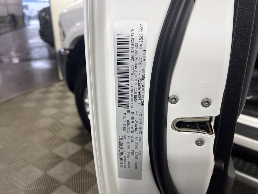 Used 2015 RAM 3500 Laramie w/ Convenience Group AWD/4WD image 35