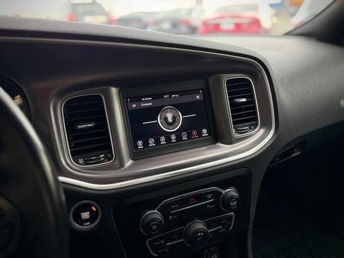 Used 2020 Dodge Charger SXT image 17