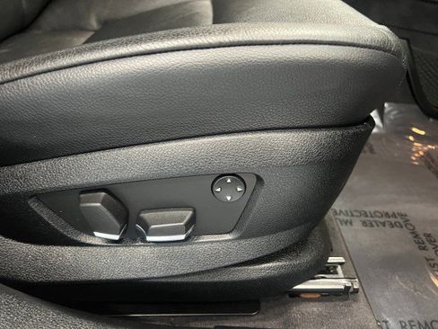 Used 2010 BMW 550i Gran Turismo xDrive AWD/4WD image 18