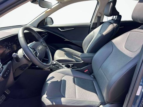 Used 2023 Kia Niro Wave w/ Wave Preserve Package FWD image 15