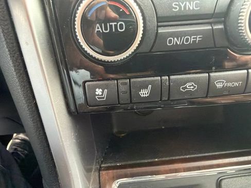 Used 2020 Subaru Ascent Touring w/ Popular Package #2A AWD/4WD image 12