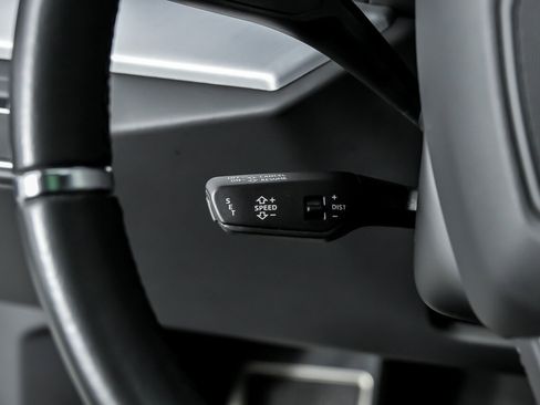 Used 2020 Lamborghini Urus image 32