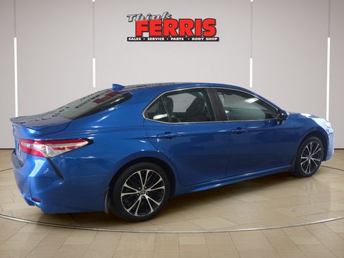 Used 2020 Toyota Camry SE FWD image 5