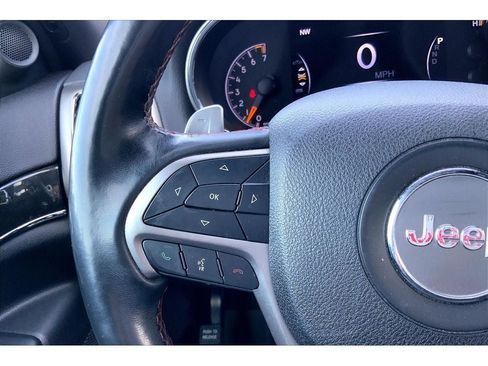 Used 2018 Jeep Grand Cherokee Trailhawk w/ Trailhawk Luxury Group AWD/4WD image 20