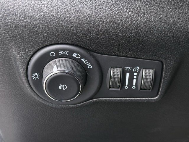 Used 2024 Jeep Compass Latitude AWD/4WD image 23