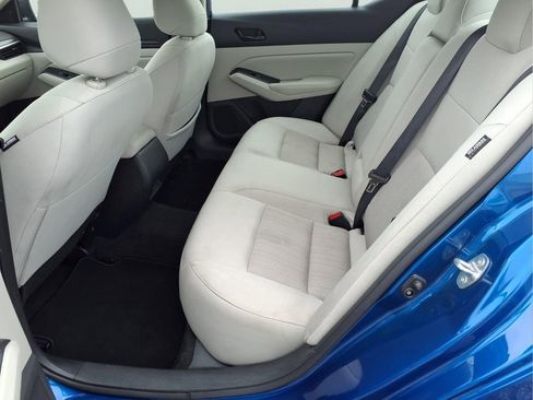 Used 2025 Nissan Altima 2.5 SV FWD image 23