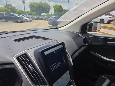 Used 2024 Ford Edge SE w/ Black Appearance Package AWD/4WD image 10