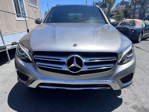Used 2019 Mercedes-Benz GLC 300 image 2
