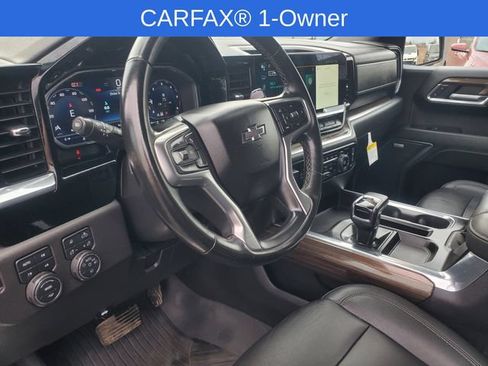 Used 2024 Chevrolet Silverado 1500 LT Trail Boss w/ LT Trail Boss Premium Package AWD/4WD image 17