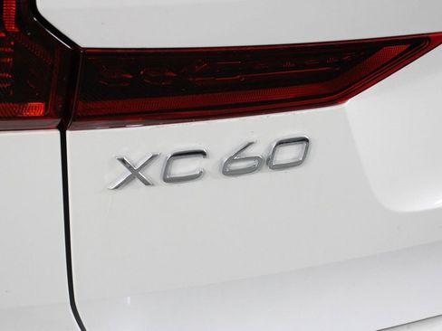 Used 2026 Volvo XC60 B5 Plus AWD/4WD image 19
