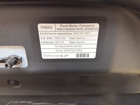 Used 2022 Ford Mustang Mach-E Select image 32