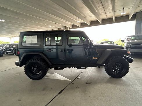 Used 2025 Jeep Wrangler Unlimited Sport AWD/4WD image 6