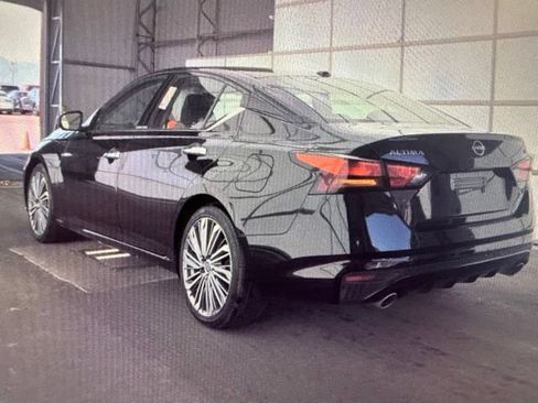 Certified 2023 Nissan Altima 2.5 SL FWD image 8