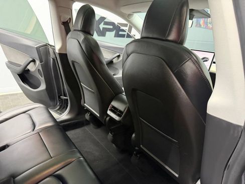 Used 2020 Tesla Model Y Long Range AWD/4WD image 40