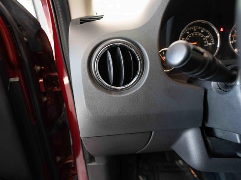 Used 2014 Jeep Patriot Limited FWD image 11