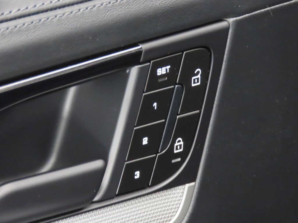 Certified 2026 Porsche Cayenne S AWD/4WD image 37