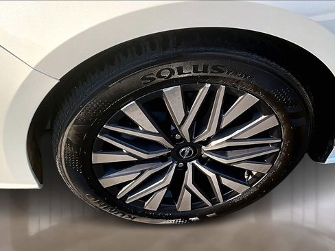 Used 2024 Nissan Altima 2.5 SV image 34